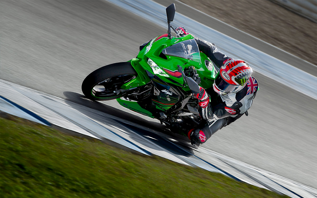Ninja ZX25R KRT 2023 ĐUA
